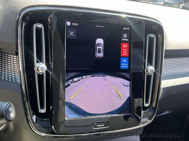 2023 Volvo XC40 B5 AWD Plus Dark Theme - 23012439 - 28