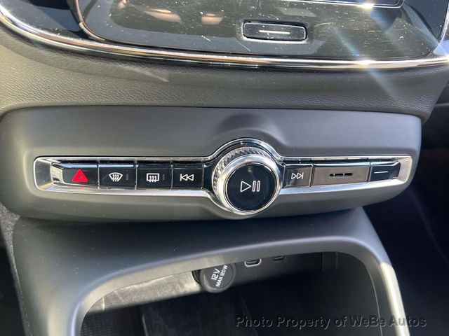 2023 Volvo XC40 B5 AWD Plus Dark Theme - 23012439 - 29