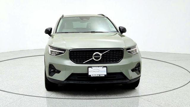 2023 Volvo XC40 B5 Plus Dark Theme AWD w/ Climate Package & 20’’ Wheels - 23098676 - 1