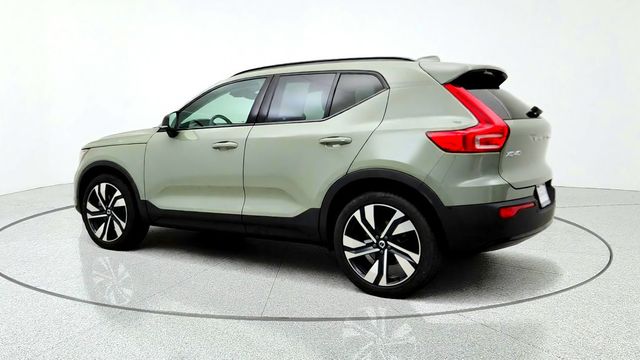 2023 Volvo XC40 B5 Plus Dark Theme AWD w/ Climate Package & 20’’ Wheels - 23098676 - 6