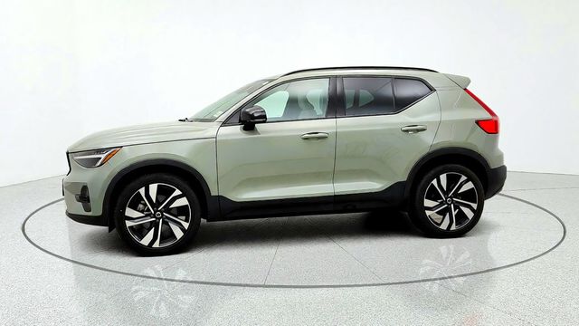 2023 Volvo XC40 B5 Plus Dark Theme AWD w/ Climate Package & 20’’ Wheels - 23098676 - 7