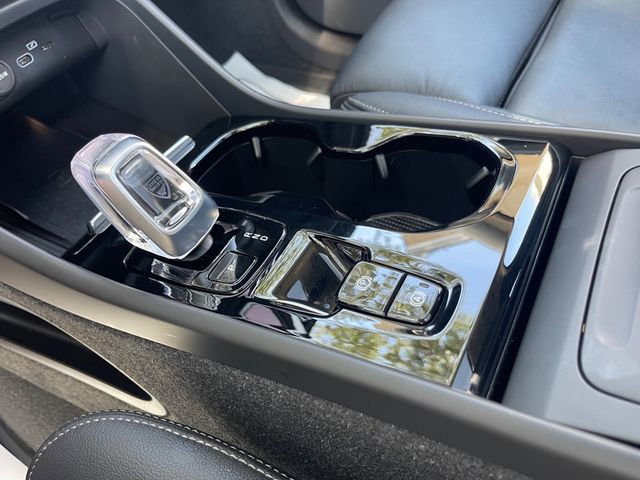 2023 Volvo XC40 PLUS DARK THEME - 22911892 - 14