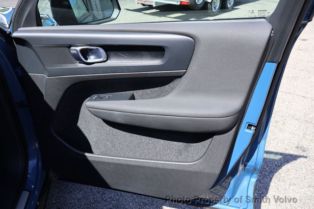 2023 Volvo XC40 Recharge Pure Electric Twin eAWD Core - 23014457 - 17