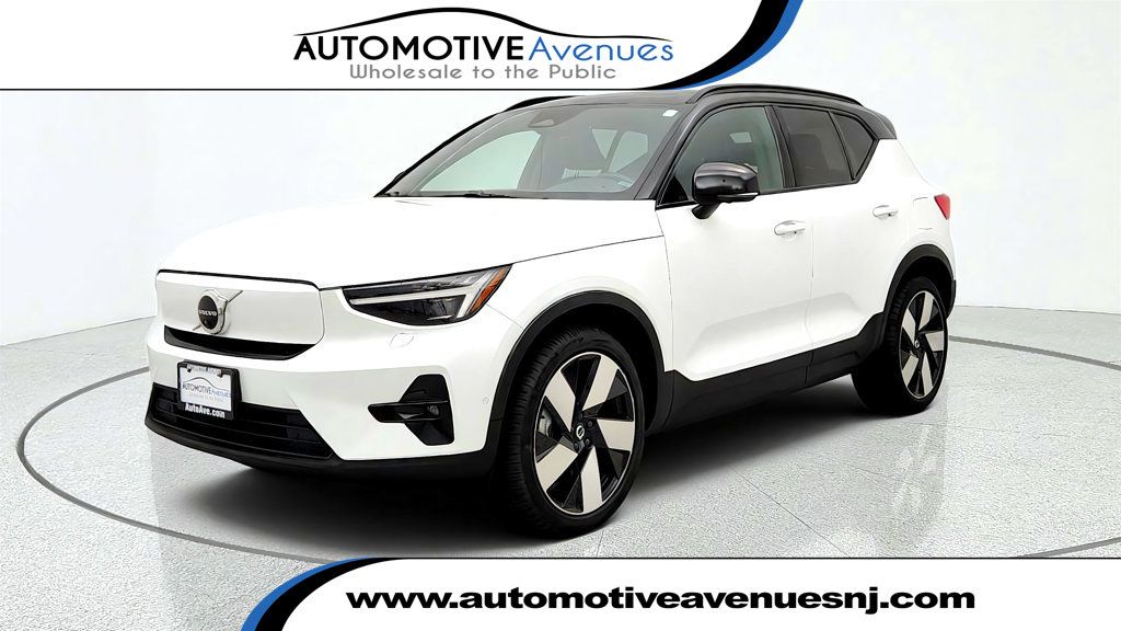 2023 Volvo XC40 Recharge Pure Electric Twin eAWD Ultimate w/ Trailer Hitch & Pixel LED Headlights - 23075548 | Video 1