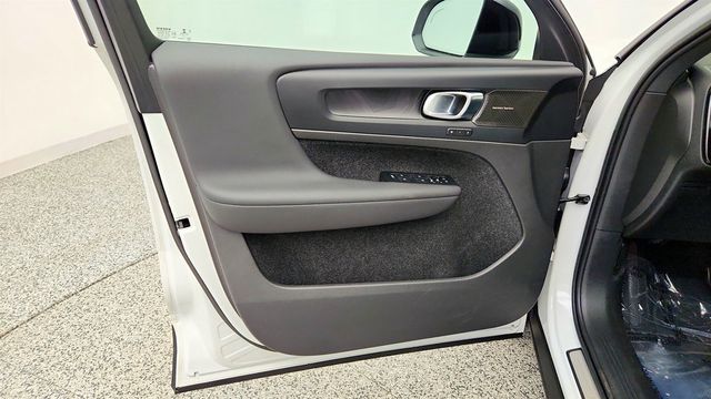 2023 Volvo XC40 Recharge Pure Electric Twin eAWD Ultimate w/ Trailer Hitch & Pixel LED Headlights - 23075548 - 10