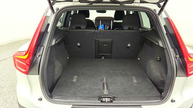 2023 Volvo XC40 Recharge Pure Electric Twin eAWD Ultimate w/ Trailer Hitch & Pixel LED Headlights - 23075548 - 20