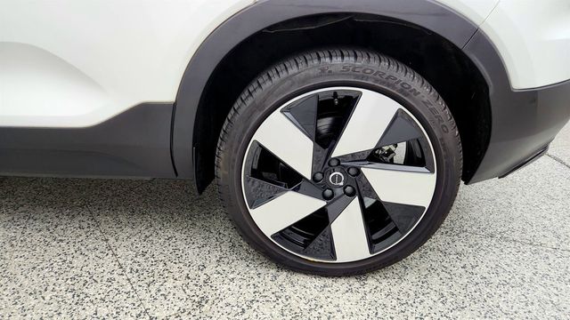 2023 Volvo XC40 Recharge Pure Electric Twin eAWD Ultimate w/ Trailer Hitch & Pixel LED Headlights - 23075548 - 8
