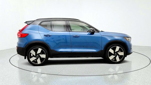 2023 Volvo XC40 Recharge Pure Electric Twin Ultimate AWD w/ Pixel LED Headlights & Trunk Spoiler - 23097059 - 3