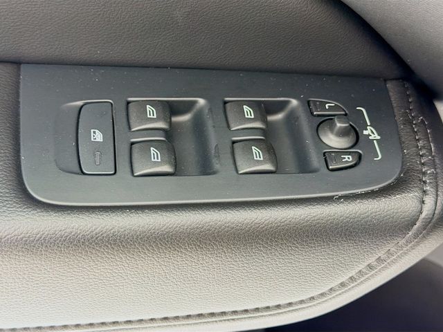 2023 Volvo XC60 B5 AWD Core - 23024785 - 17