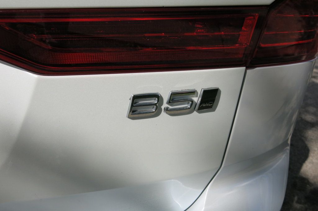 2023 Volvo XC60 B5 Plus photo 4