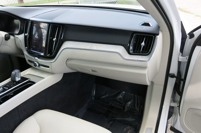2023 Volvo XC60 B5 AWD Plus Bright Theme - 22907320 - 11