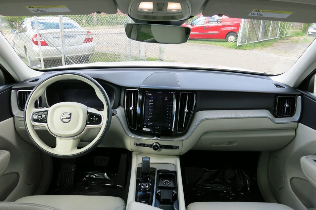 2023 Volvo XC60 B5 AWD Plus Bright Theme - 22907320 - 18