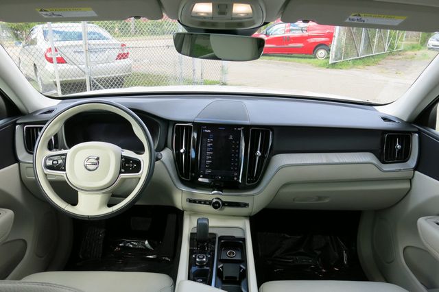 2023 Volvo XC60 B5 AWD Plus Bright Theme - 22907320 - 18