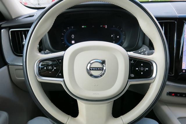 2023 Volvo XC60 B5 AWD Plus Bright Theme - 22907320 - 23