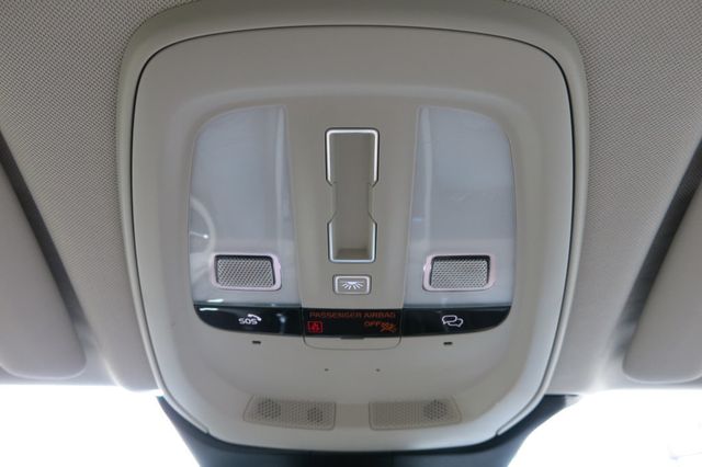 2023 Volvo XC60 B5 AWD Plus Bright Theme - 22907320 - 24