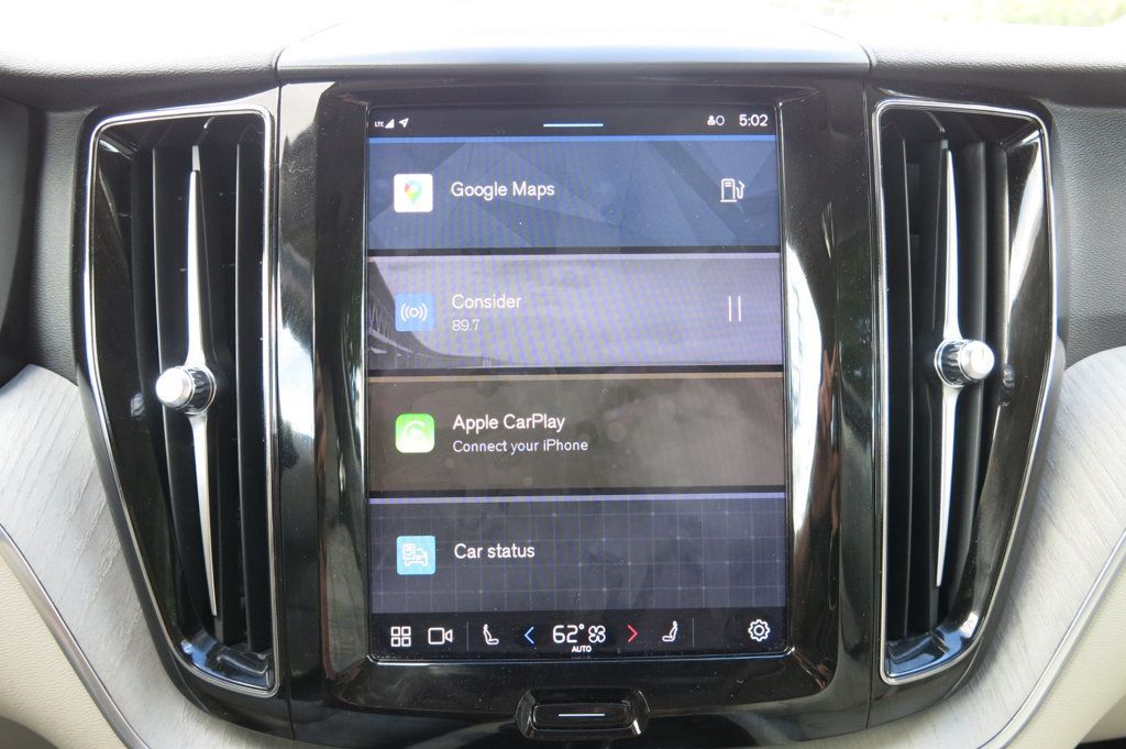 2023 Volvo XC60 B5 Plus photo 18
