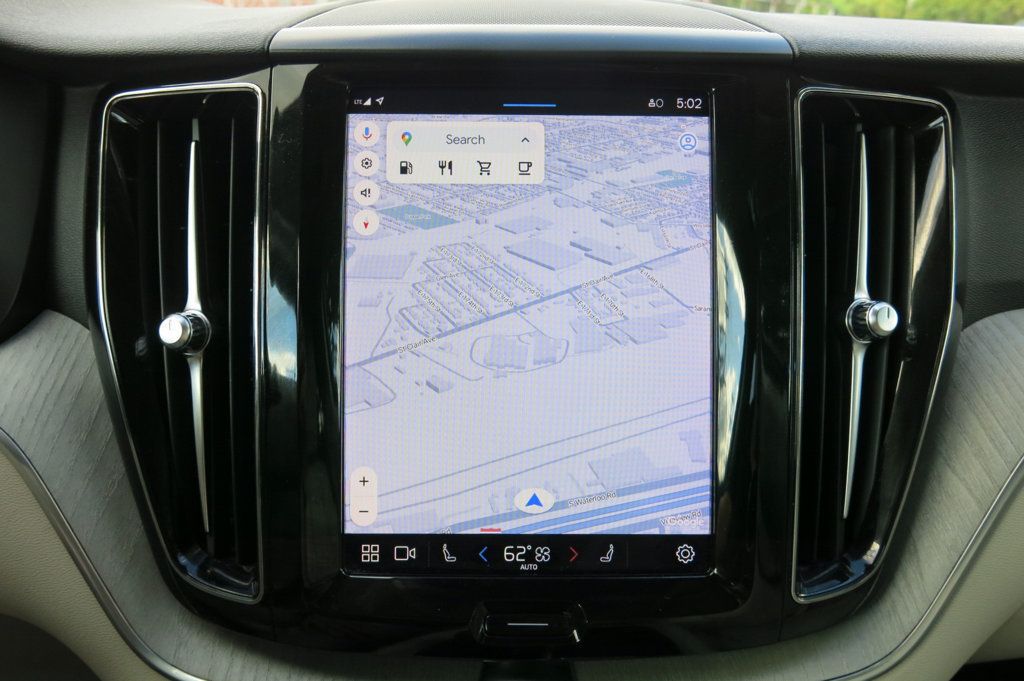 2023 Volvo XC60 B5 Plus photo 19