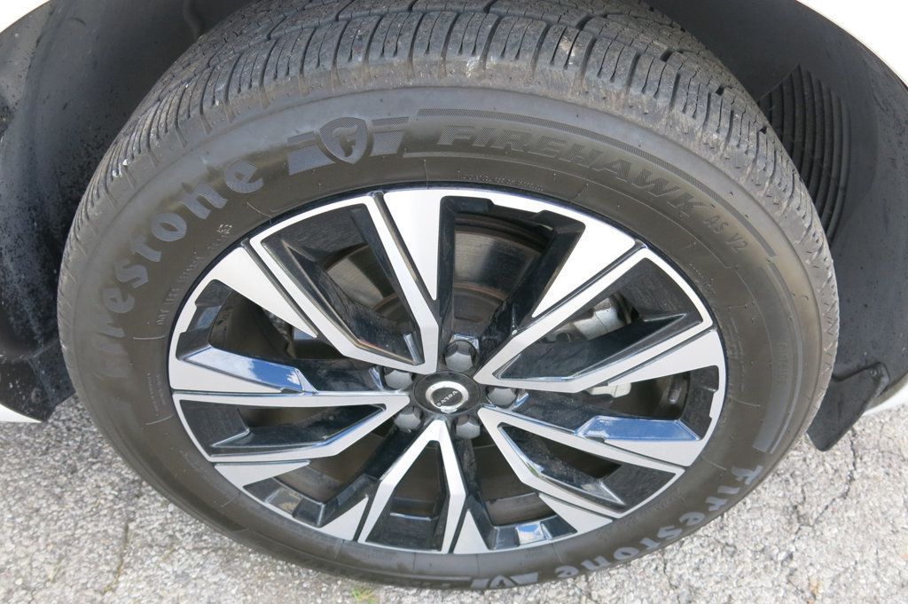 2023 Volvo XC60 B5 Plus photo 27