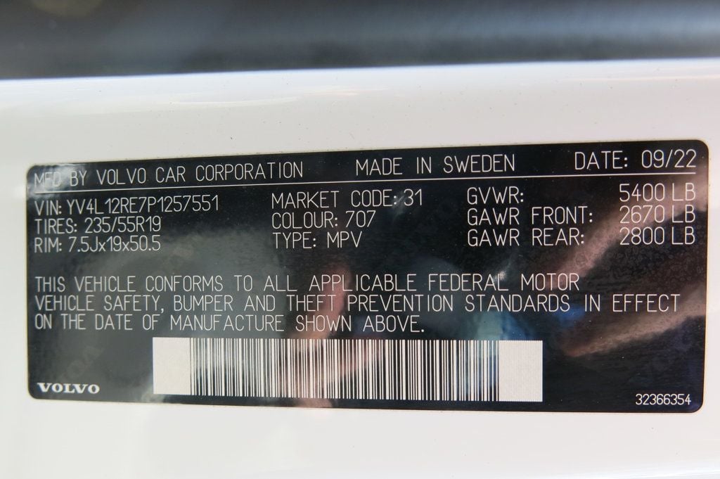 2023 Volvo XC60 B5 AWD Plus Bright Theme - 22907320 - 35