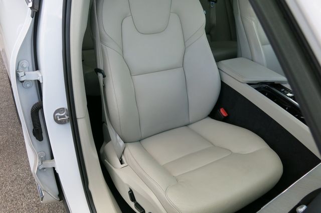 2023 Volvo XC60 B5 AWD Plus Bright Theme - 22907320 - 41