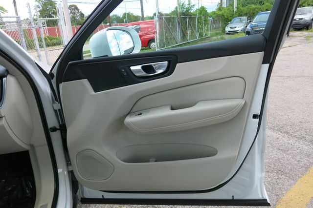 2023 Volvo XC60 B5 AWD Plus Bright Theme - 22907320 - 48