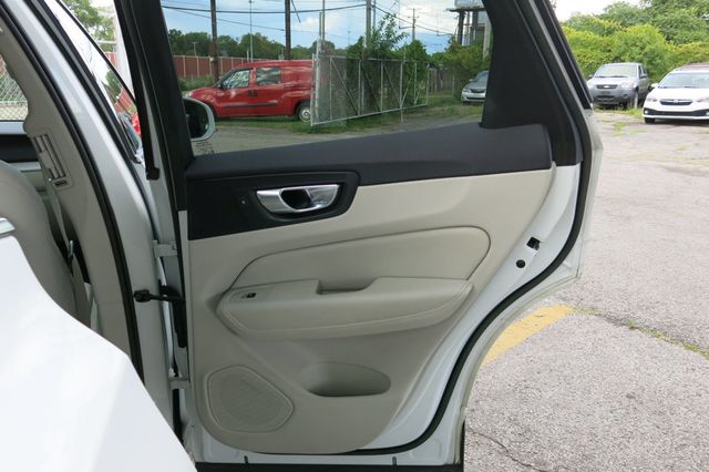 2023 Volvo XC60 B5 AWD Plus Bright Theme - 22907320 - 49