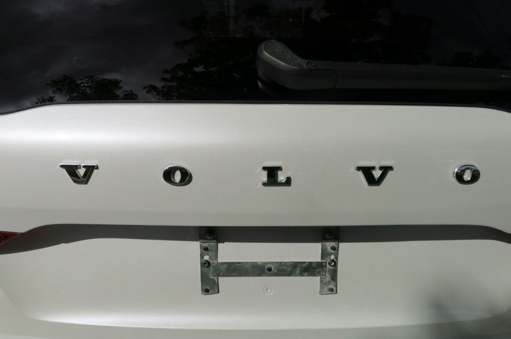 2023 Volvo XC60 B5 Plus photo 41