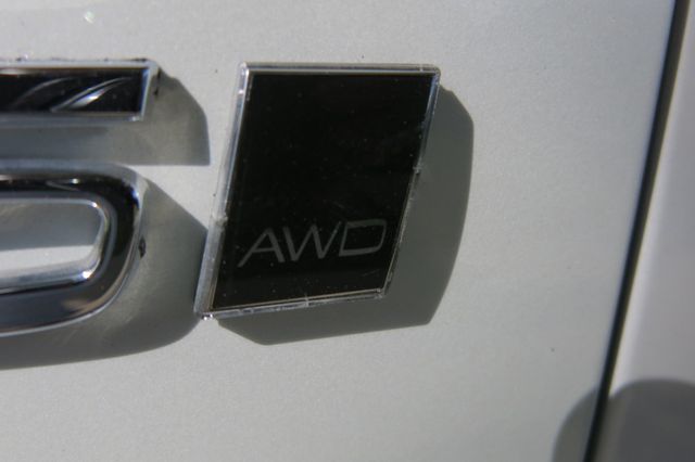 2023 Volvo XC60 B5 AWD Plus Bright Theme - 22907320 - 53