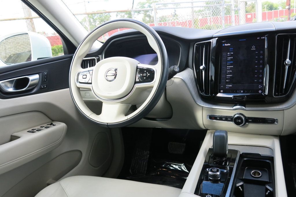 2023 Volvo XC60 B5 Plus photo 42