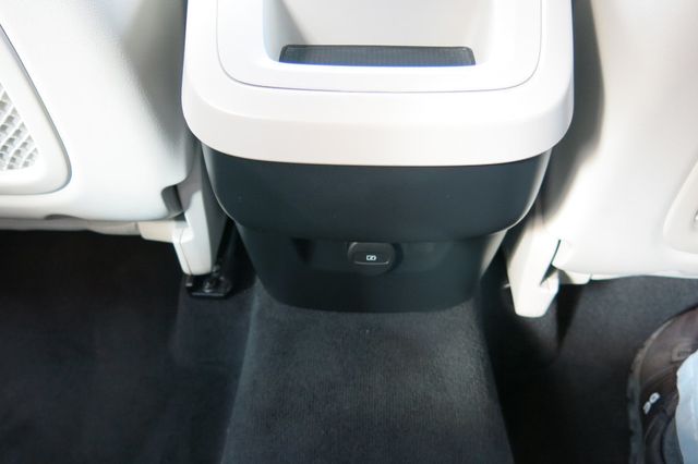 2023 Volvo XC60 B5 AWD Plus Bright Theme - 22907320 - 58