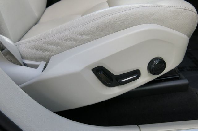 2023 Volvo XC60 B5 AWD Plus Bright Theme - 22907320 - 63