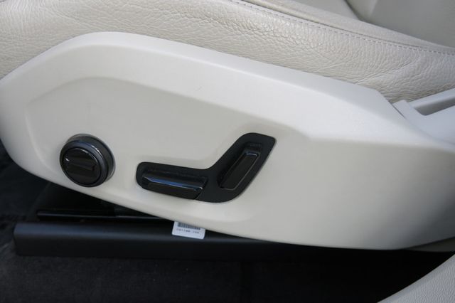 2023 Volvo XC60 B5 AWD Plus Bright Theme - 22907320 - 64