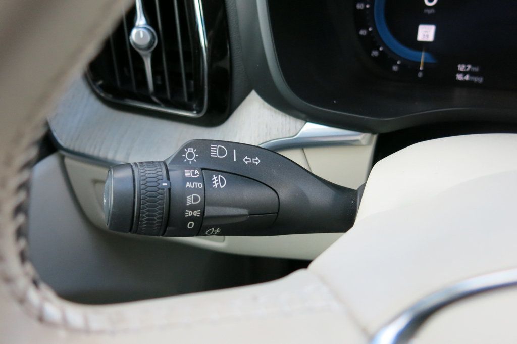 2023 Volvo XC60 B5 Plus photo 49