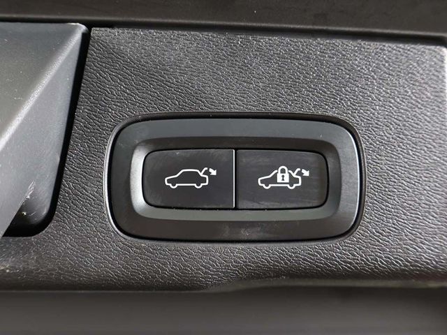 2023 Volvo XC60 B5 AWD Plus Bright Theme - 23037575 - 23