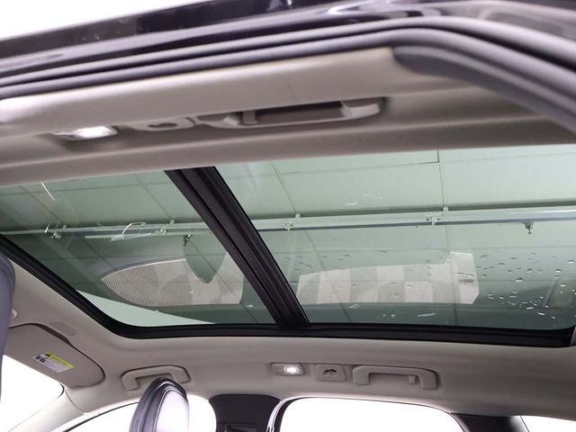 2023 Volvo XC60 B5 AWD Plus Bright Theme - 23037575 - 24
