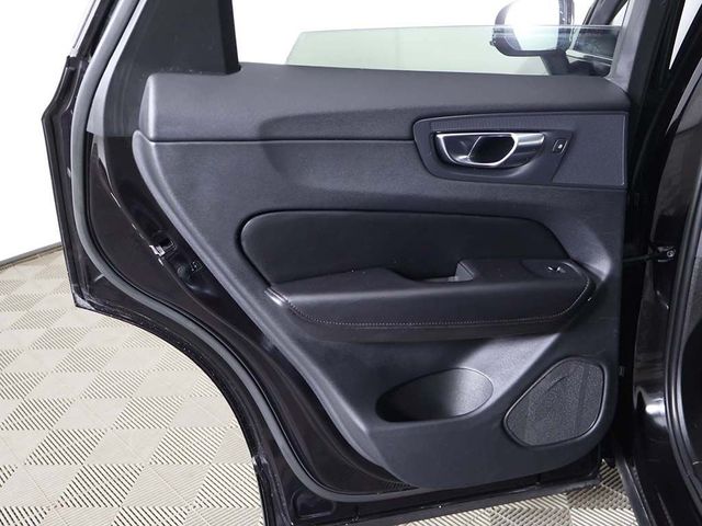 2023 Volvo XC60 B5 AWD Plus Bright Theme - 23037575 - 29