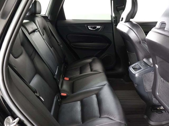 2023 Volvo XC60 B5 AWD Plus Bright Theme - 23037575 - 40