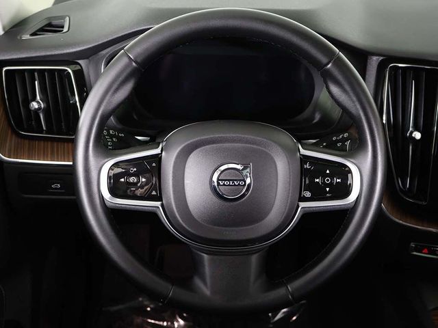 2023 Volvo XC60 B5 AWD Plus Bright Theme - 23037575 - 44