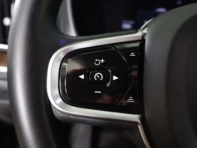 2023 Volvo XC60 B5 AWD Plus Bright Theme - 23037575 - 48
