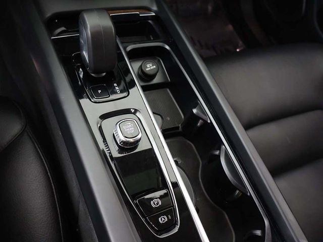 2023 Volvo XC60 B5 AWD Plus Bright Theme - 23037575 - 56