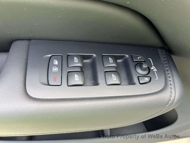 2023 Volvo XC60 B5 AWD Plus Bright Theme - 23031830 - 14