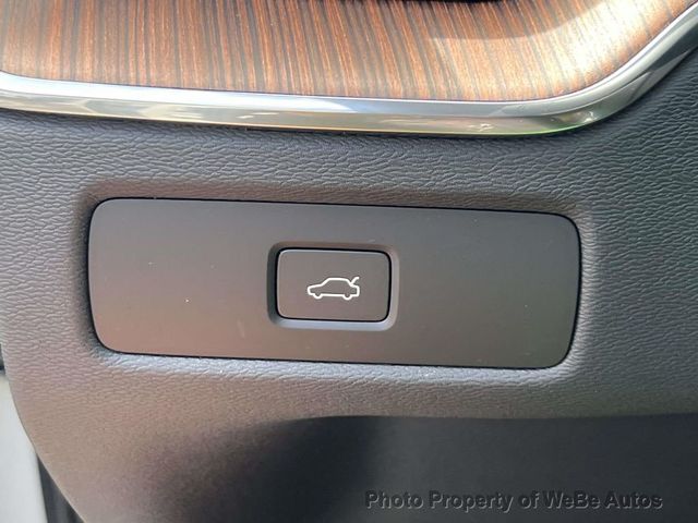 2023 Volvo XC60 B5 AWD Plus Bright Theme - 23031830 - 18