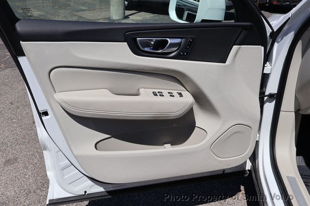2023 Volvo XC60 B5 AWD Plus Bright Theme - 23010462 - 9