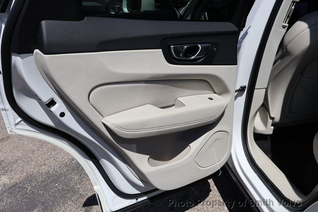 2023 Volvo XC60 B5 AWD Plus Bright Theme - 23010462 - 10