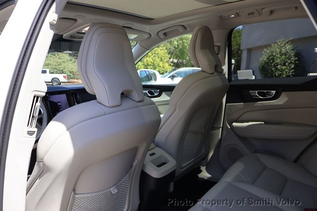 2023 Volvo XC60 B5 AWD Plus Bright Theme - 23010462 - 11
