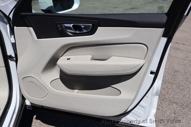 2023 Volvo XC60 B5 AWD Plus Bright Theme - 23010462 - 13
