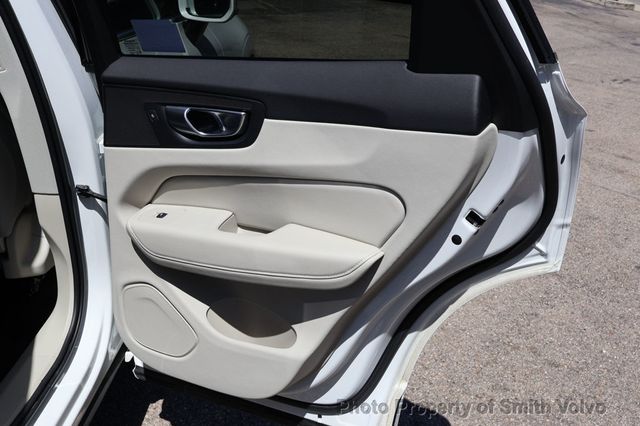 2023 Volvo XC60 B5 AWD Plus Bright Theme - 23010462 - 16