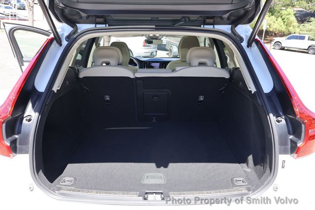 2023 Volvo XC60 B5 AWD Plus Bright Theme - 23010462 - 19