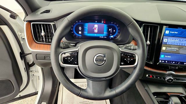 2023 Volvo XC60 B5 AWD Plus Bright Theme w/ Climate Package - 23015736 - 13
