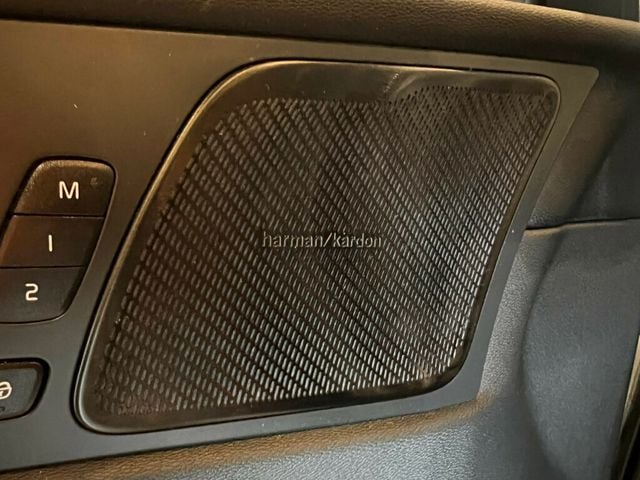 2023 Volvo XC60 B5/AWD/Plus/ClimatePkg/HarmonKardonSound/HomeLink/PanoRoof/NAV - 22997649 - 14